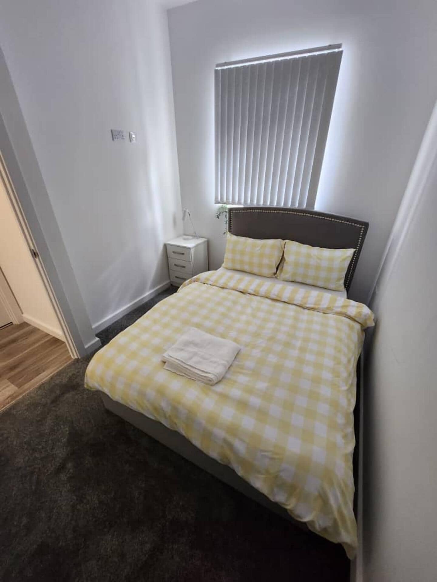 2 bedrooms, desk, soundproofing, free WiFi