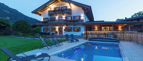 Outdoor pool, a heated pool