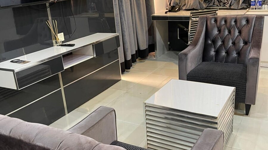 Caeser's Luxury Hotel