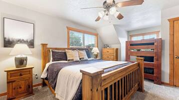 4 bedrooms, iron/ironing board, travel crib, WiFi