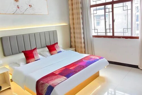 Tiantangzhai Lijun Hotel