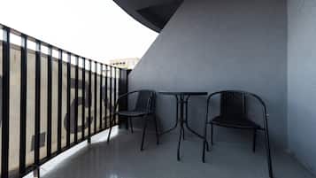 Appartement Deluxe, balcon, vue ville | Terrasse/Patio