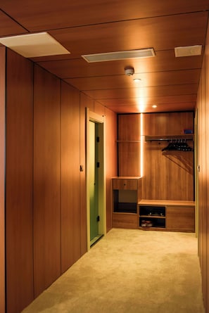 Deluxe Room, 1 King Bed | 1 bedroom, Egyptian cotton sheets, premium bedding, down comforters