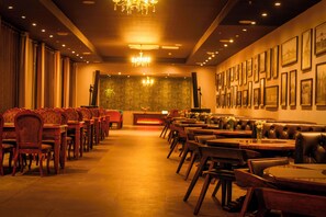 Restaurant - Ulaanbaatar Hotel (Ulaanbaatar)