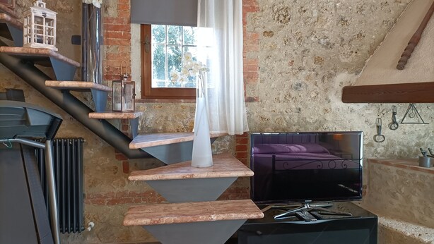 Unclassified image, 1 of 32, button - Open space studio apartment with patio near Siena (Monteriggioni)