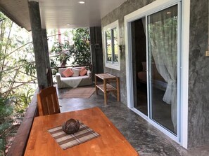 屋外ダイニングエリア