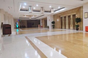 Interior - Huatian Hotel(Wuhan Xudong Metro Station) (Wuhan)
