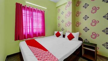 In-room safe, desk, laptop workspace, iron/ironing board