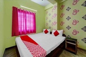 1 bedroom, in-room safe, desk, laptop workspace