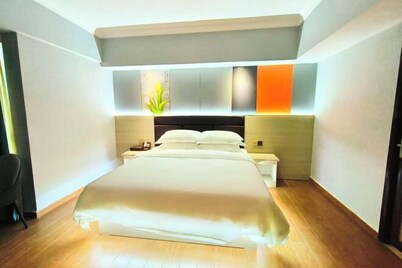 Julongyuan Holiday Hostel