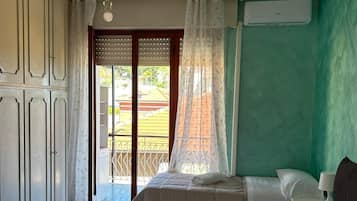 Classic Apartment | Egyptian cotton sheets, premium bedding, down comforters