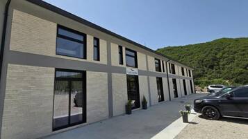 Fachada de la propiedad