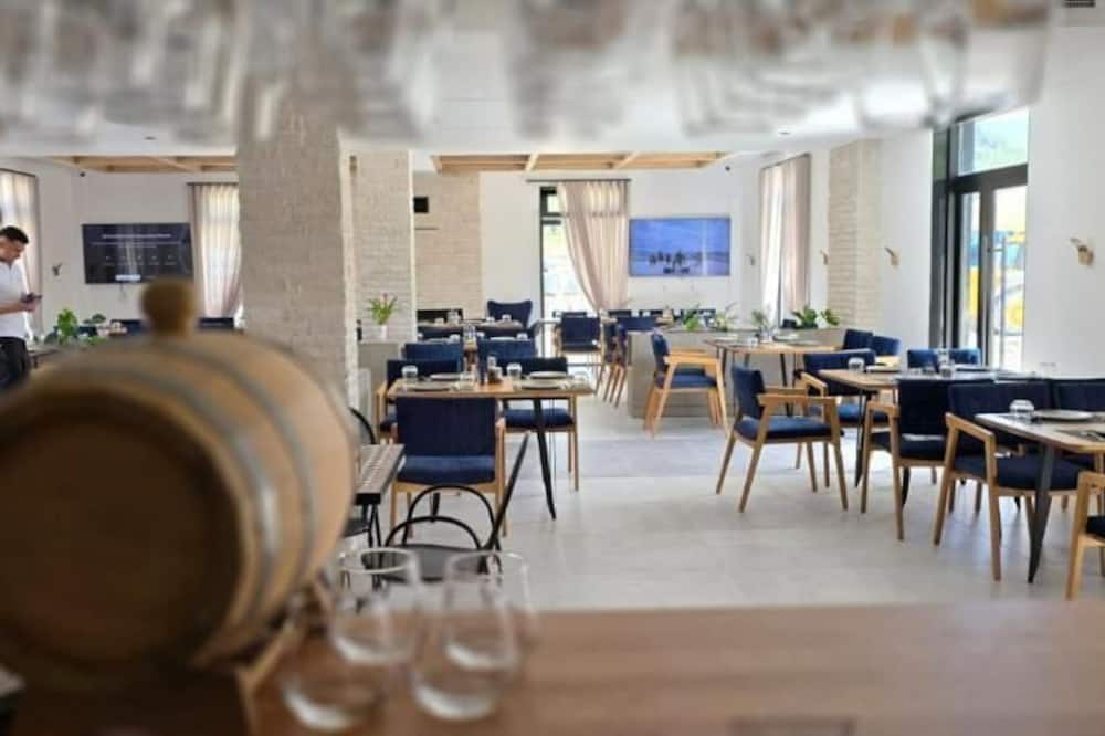 Lumi i Bardhe Hotel & Restaurant