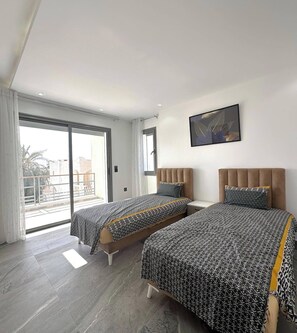 3 makuuhuonetta, silitysrauta/-lauta, Wi-Fi, vuodevaatteet