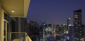 Apartment | Balcony - LUX The Ultimate Marina View Suite (Dubai)