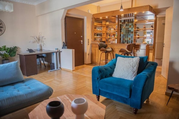 Apartamento, sacada | Área de estar | TV