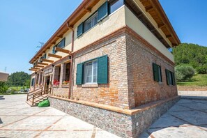 Exterior - Hani i Taulant Shahinit (Kodovjat)