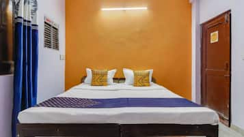 In-room safe, desk, laptop workspace, free WiFi