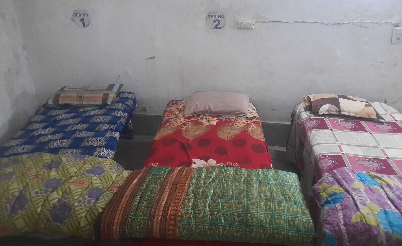 Svefnskáli | Öryggishólf í herbergi, skrifborð, vinnuaðstaða fyrir fartölvur