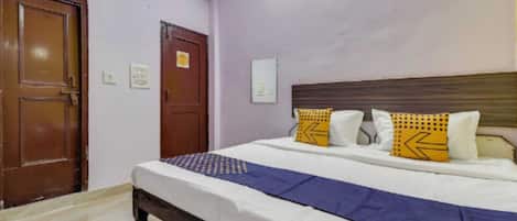 Deluxe Room | In-room safe, desk, laptop workspace, free WiFi