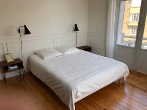 4 chambres, fer et planche à repasser, lit parapluie, Wi-Fi