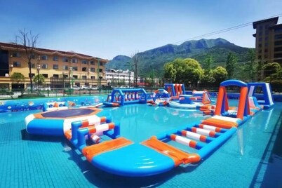 Zhaojun Mountain Villa (Xingshan High-speed Railway Station)