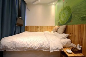 Room - OYO Nanchang Happy Waterbed Literature Hotel (Nanchang)