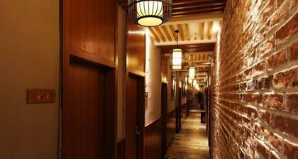 OYO Nanchang Happy Waterbed Literature Hotel