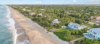 7BR oceanfront home w/ backyard & balcony