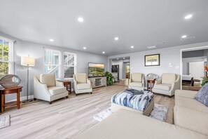 Téléviseur, bureau