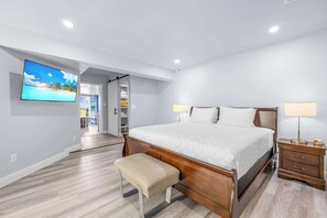 7 habitaciones, tabla de planchar con plancha, wifi y ropa de cama 