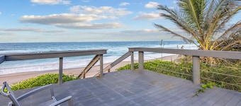 3br/3ba Oceanfront Paradise Upstairs Duplex