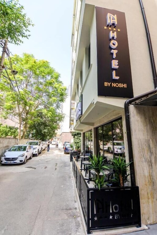 Konaklama yerinin ön cephesi