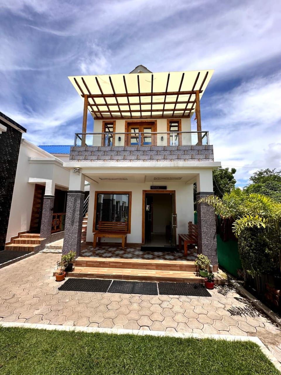 Fachada de la propiedad
