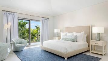 8 bedrooms, WiFi, bed sheets