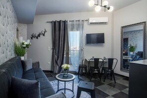 Smart TV - Olympian Muses-Thalia (Rodos)