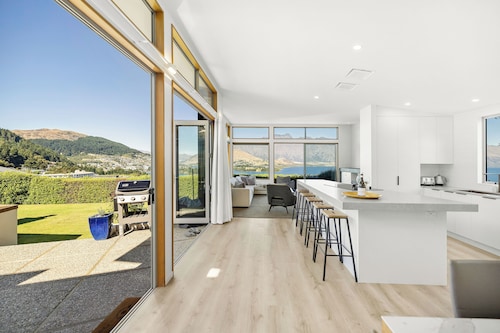 WHAKATA ON WHITBOURN