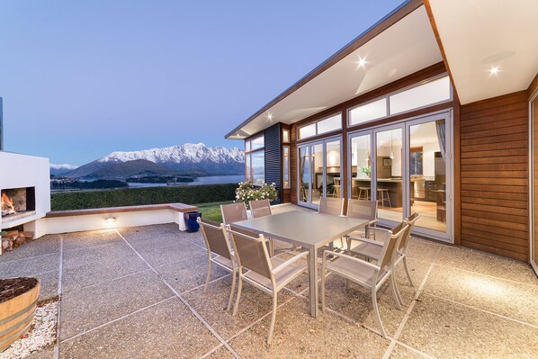 Panoramic House, Lake View | Terrace/patio
