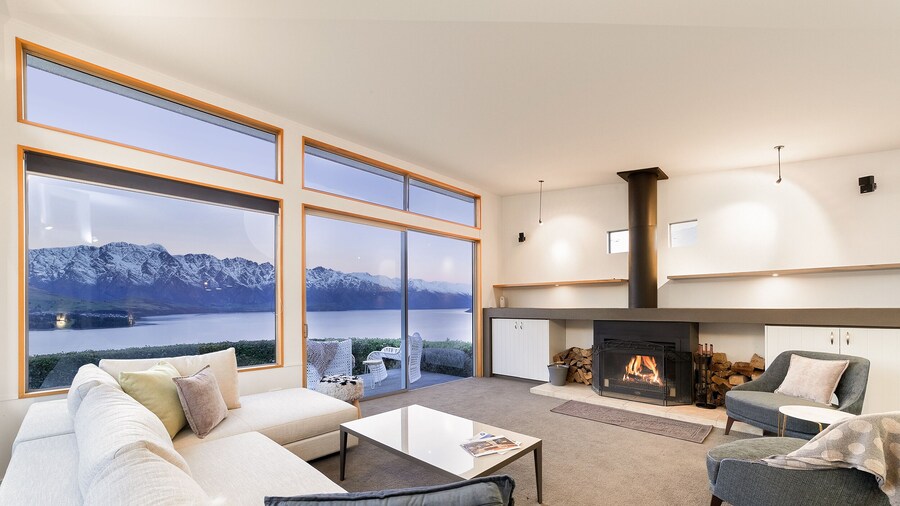 WHAKATA ON WHITBOURN