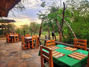 Restaurant - Hornbill Bush Lodge (Pakwach)