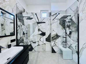 Luxury Penthouse | Bathroom | Shower, hair dryer, towels, soap - YourHome - AC Luxury House (Meta)