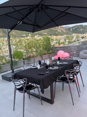 Luxury Penthouse | Terrace/patio - YourHome - AC Luxury House (Meta)