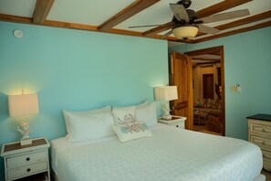 Villa | 4 bedrooms - Large Oceanfront Villa With Pool Close to Village (Placencia)