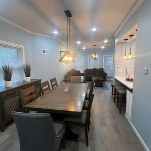 5 bedrooms - Family House 12 Miles From NYC (Belleville)