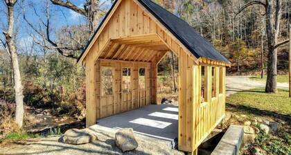 Serenity Cottage -Pickleball Court, Creek, WIFI, Mountain Views, Starting at $79