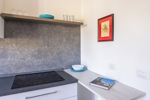 City Apartment, Balcony | Private kitchen | Dining tables - Beverello apartment (Naples)