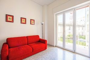 City Apartment, Balcony | Private kitchen | Dining tables - Beverello apartment (Naples)