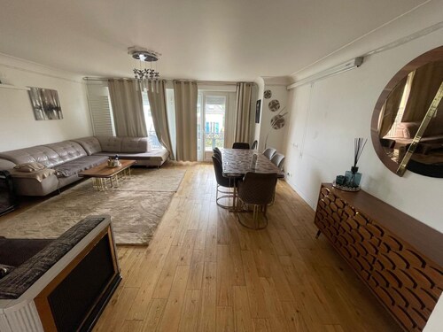 Home Cosy 20' Paris 25' Disney