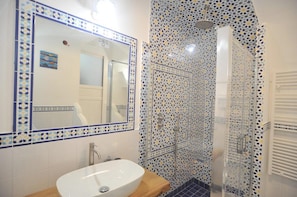 House | Bathroom - Art House in Amalfi Historical Center Near Beach (Amalfi)
