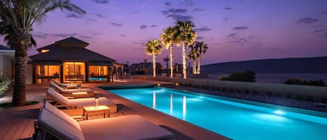 Outdoor pool, pool umbrellas
